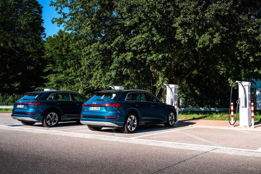  Audi e-tron 55 Quattro 2019 года  (WW) (фото 386 из 452)